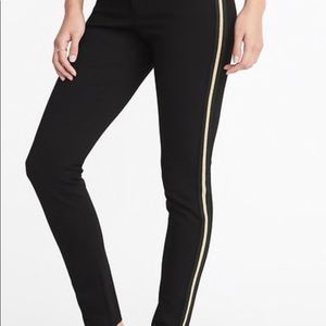 Old Navy Black Ponte Knit Pixie Pants With Gold Side Stripe